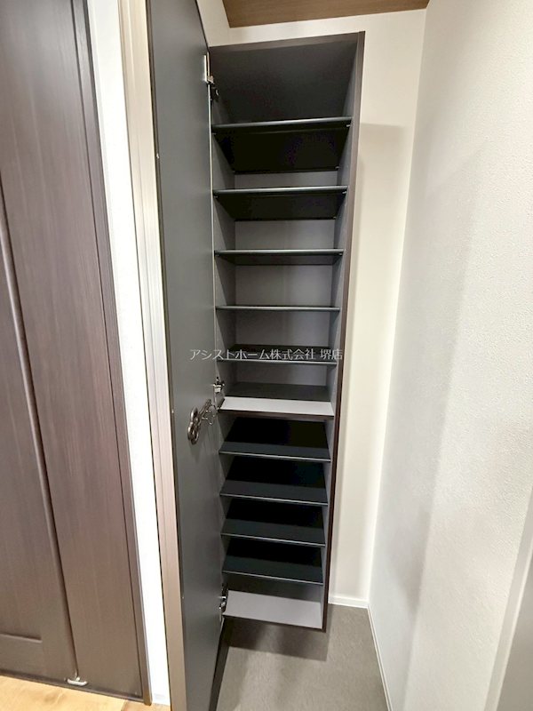 西湊町ジーイー・ディス 収納