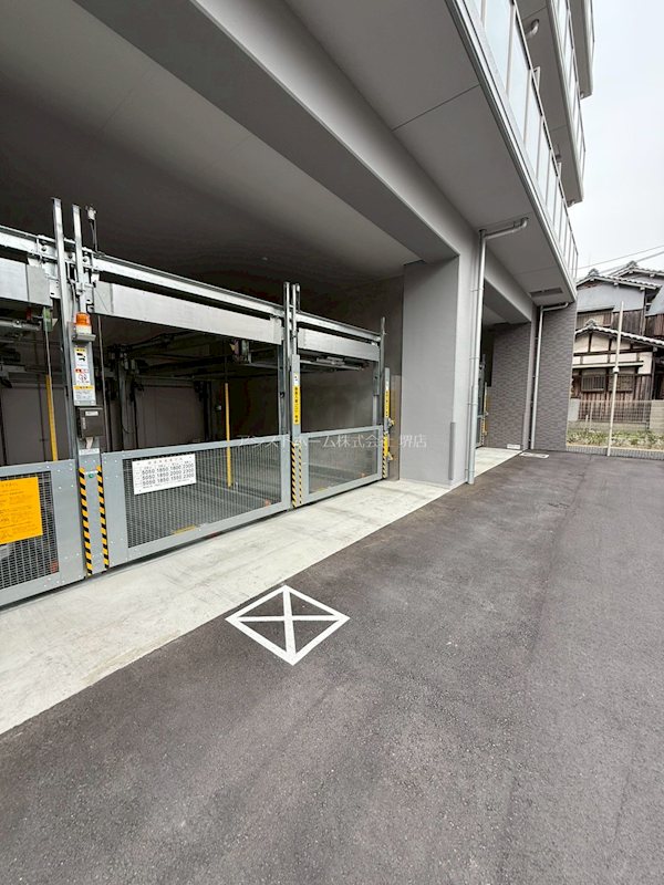 Alivis堺浜寺 駐車場