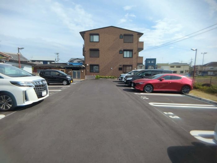 プラージュ sakigake 駐車場