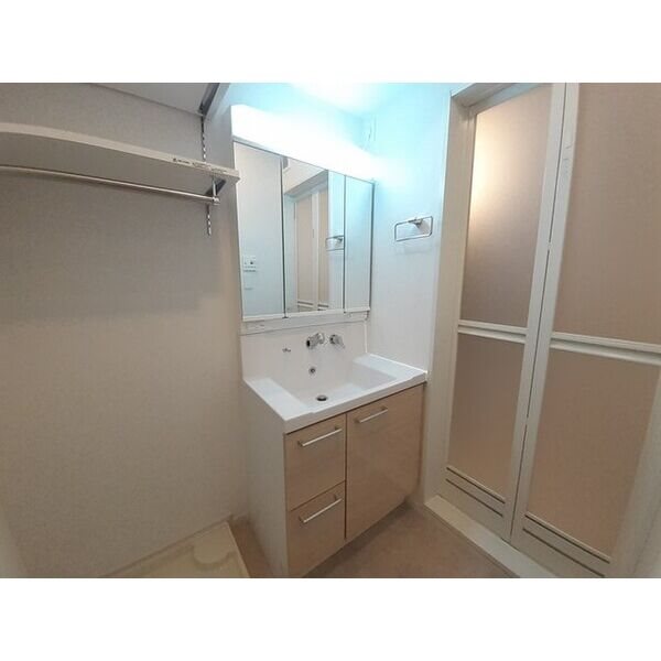 ラ・ルーチェ　Y 洗面所