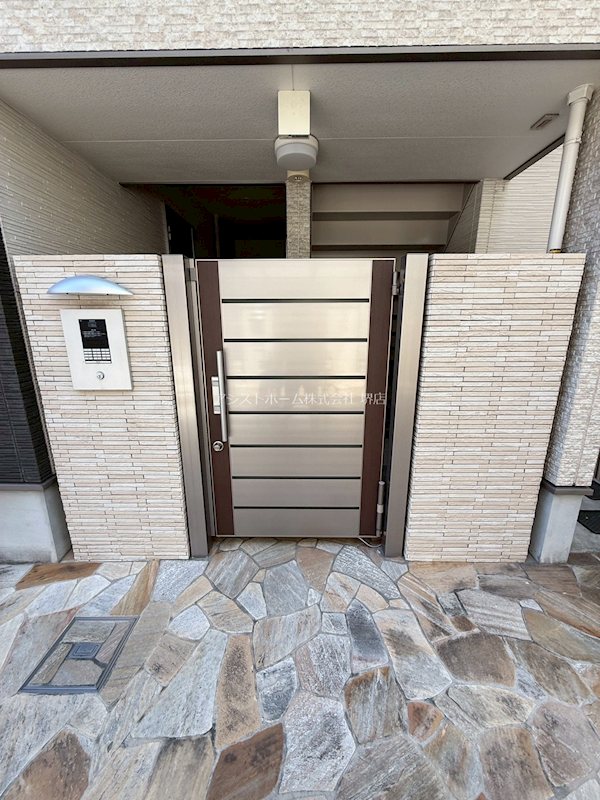 ラメゾン向陵中町Ⅱ番館 エントランス