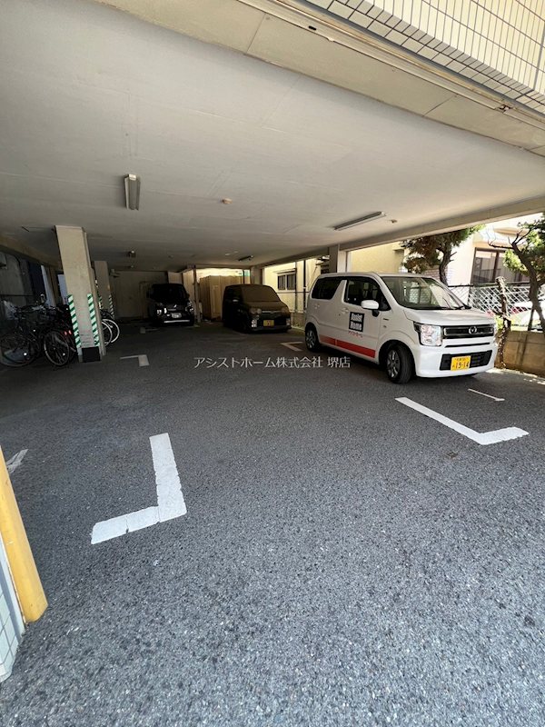 メゾンドール堺 駐車場