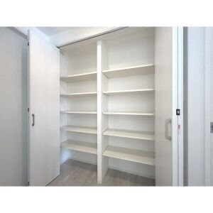 ジーメゾン岸和田クレリア 収納