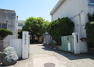 クインテット土生 小学校