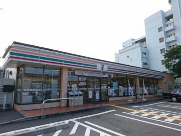 ジーメゾン石津町東プリシエ コンビニ
