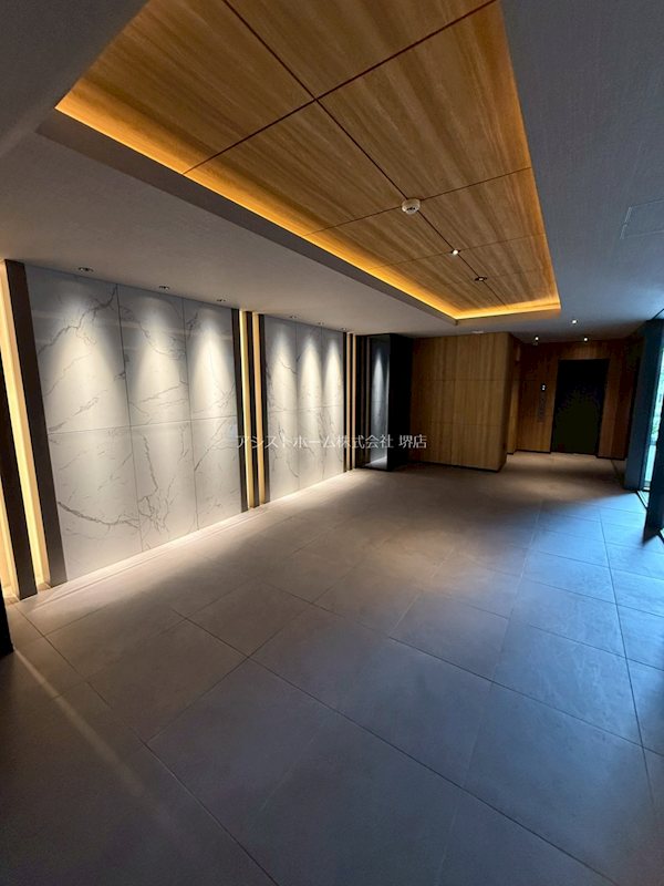 S-RESIDECE堺湊駅前azure ロビー