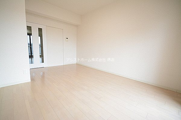 フィオレ・レジデンス出島海岸通り リビング