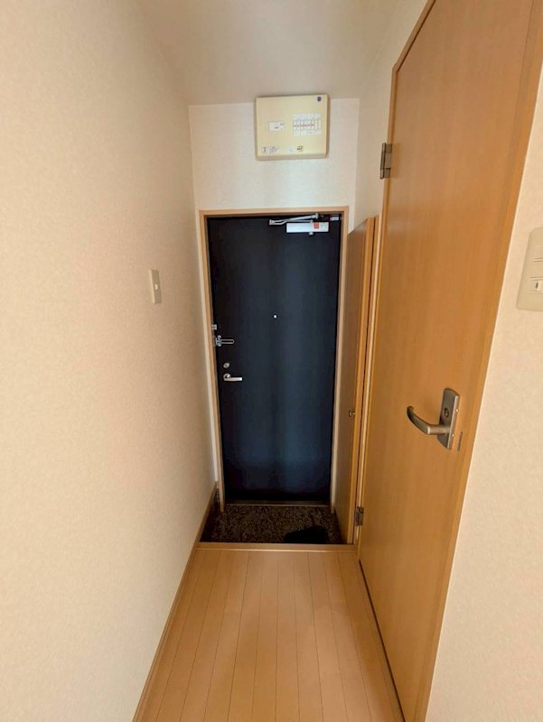 アンプルールフェール ルミエール富木 玄関