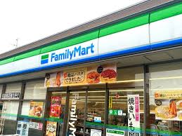 アンプルールフェール ルミエール富木 コンビニ