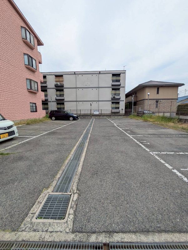 ヨコマーク加茂 駐車場