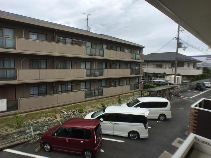 エミネントセジュール 駐車場
