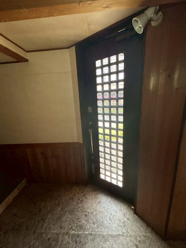 穴田北ビル 玄関