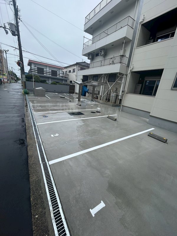 ジーメゾン岸和田上町 駐車場