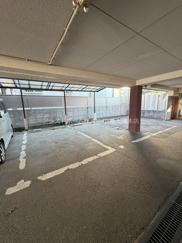 パールハイツ 駐車場