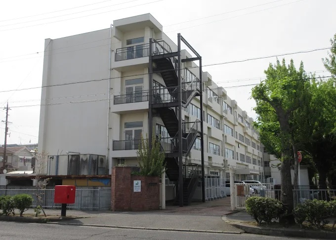 マンショントレビ 小学校