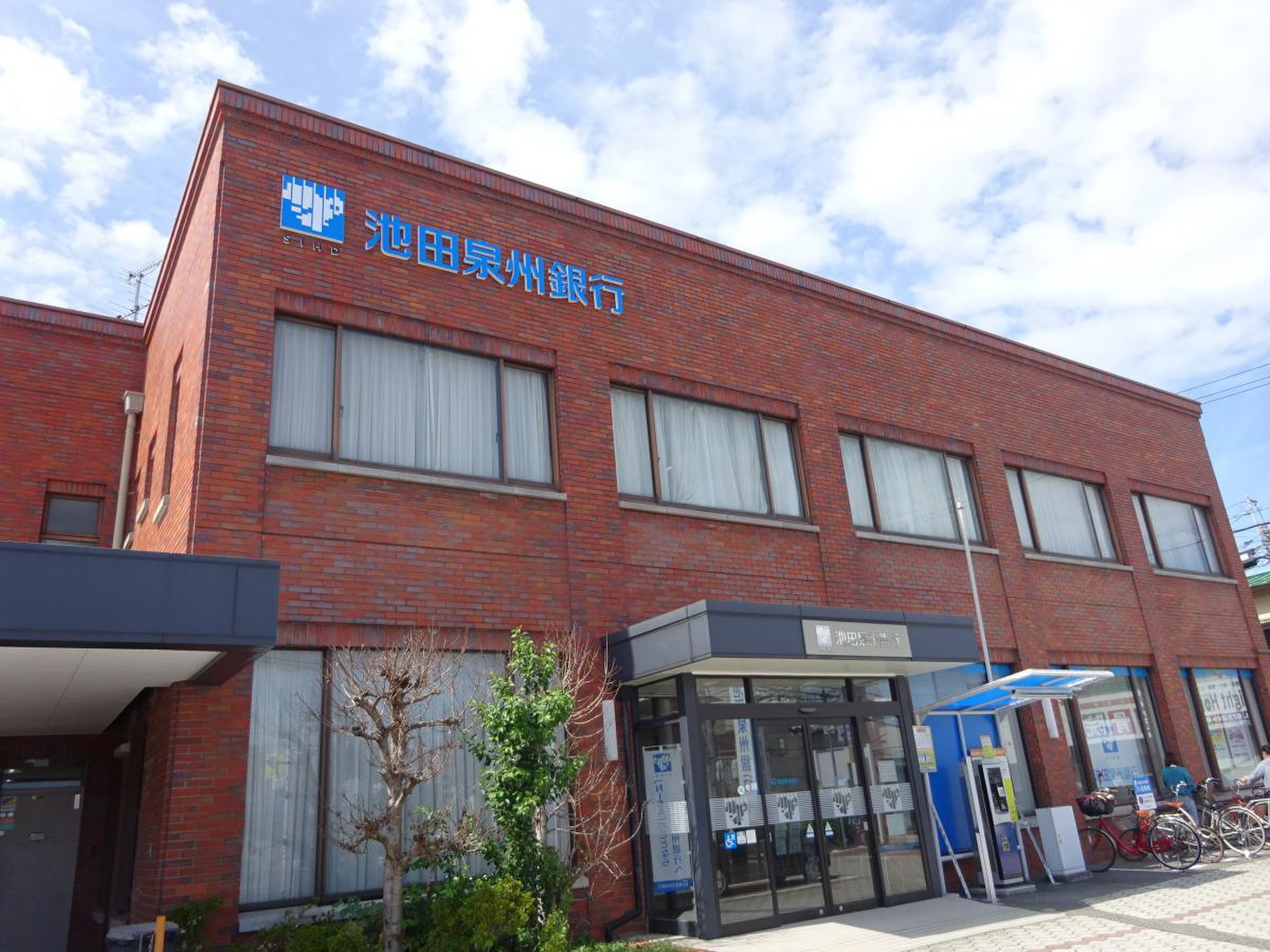 イーストキューブ 銀行