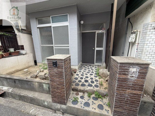 泉大津市条南町戸建 エントランス
