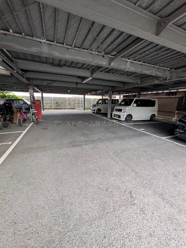 ベルローゼ浜寺 駐車場