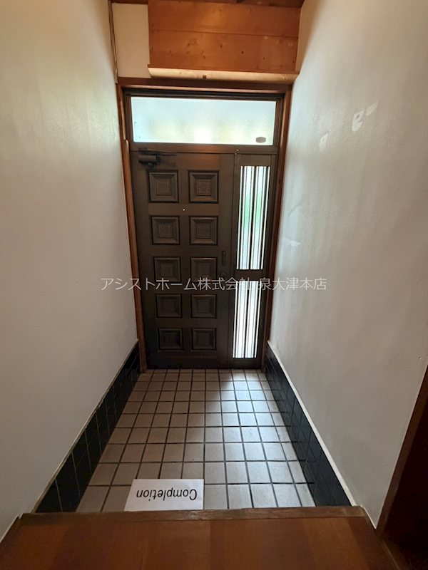 黒鳥町3丁目戸建 玄関