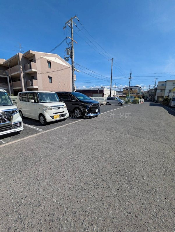 フレンドコーポB棟 駐車場