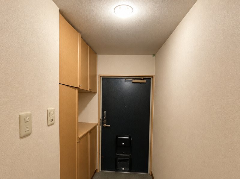 メゾンドールラーバン和泉Ⅲ番館 玄関