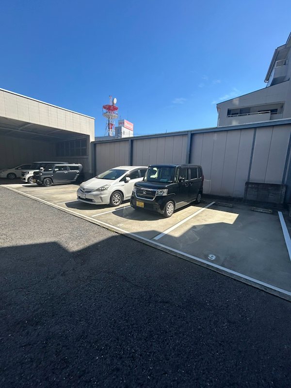 アソシア和泉府中 駐車場