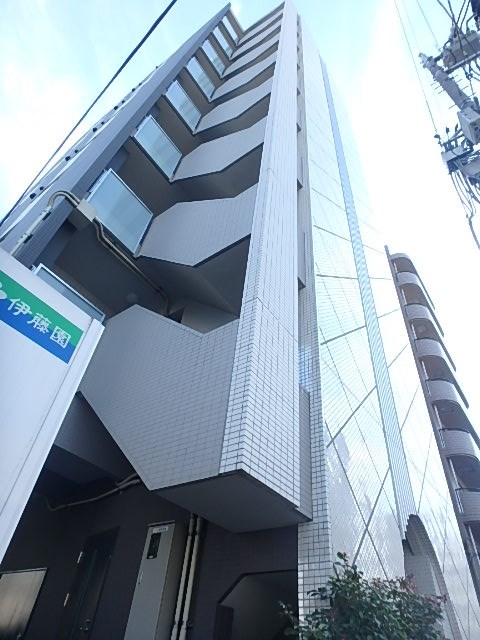 外観タイル貼りのお洒落な外観