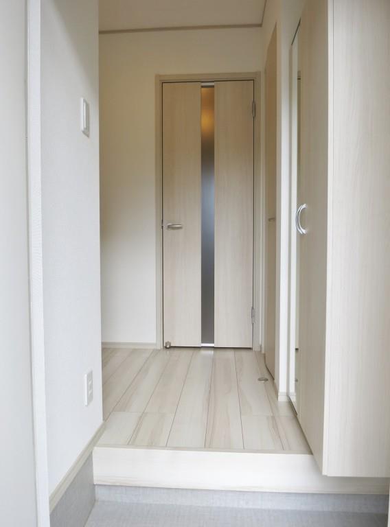 マノワール ルーエ 玄関