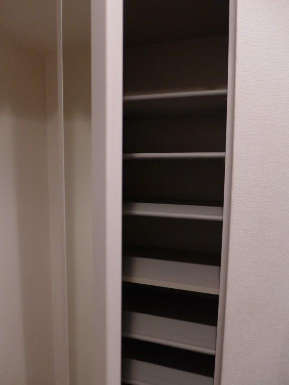 ニューボンデージ 玄関