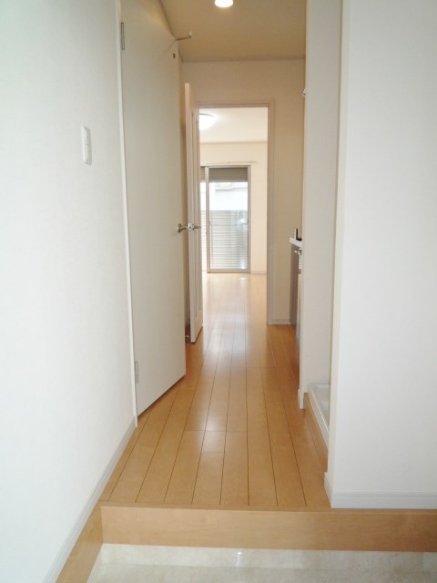 ワイズコート 玄関