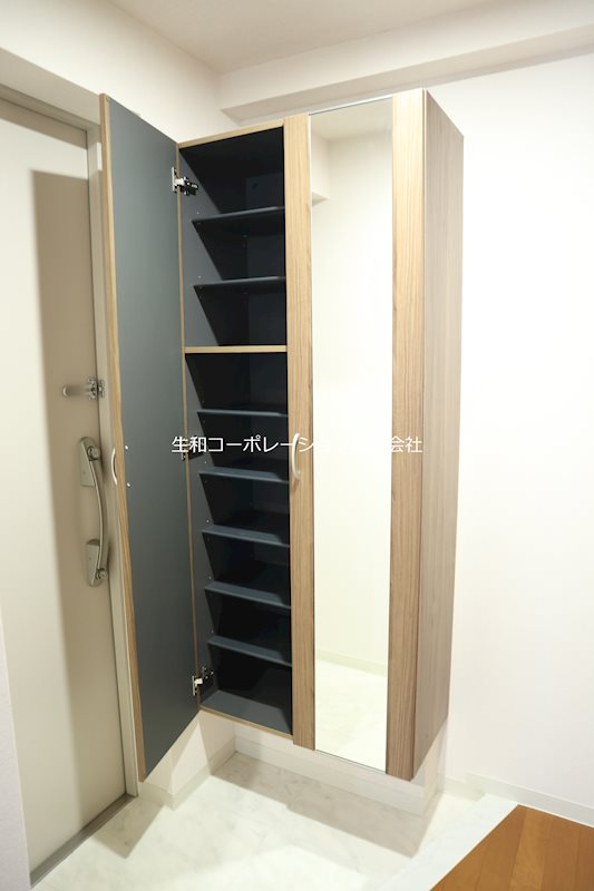 クリア 岩本町 玄関