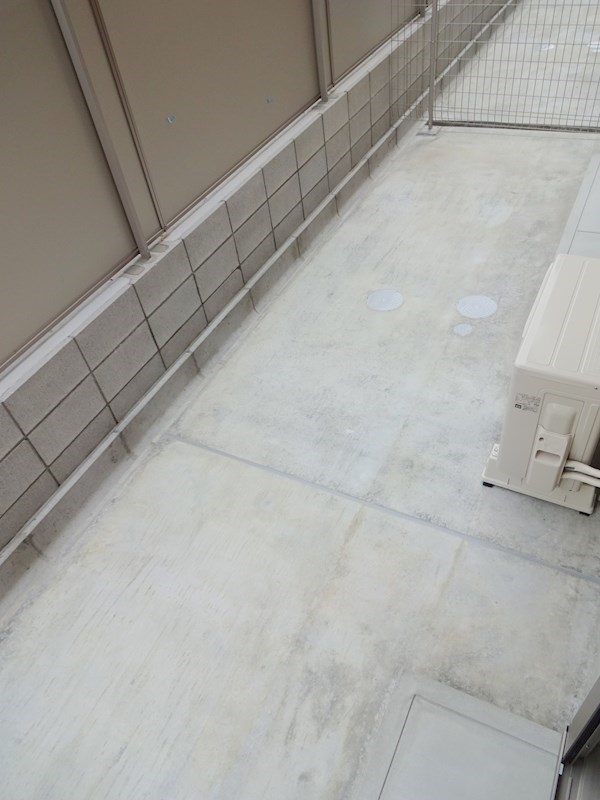 ファミーユ大阪高槻 ベランダ