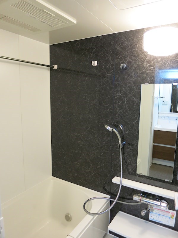 グリュックス クレー 風呂画像