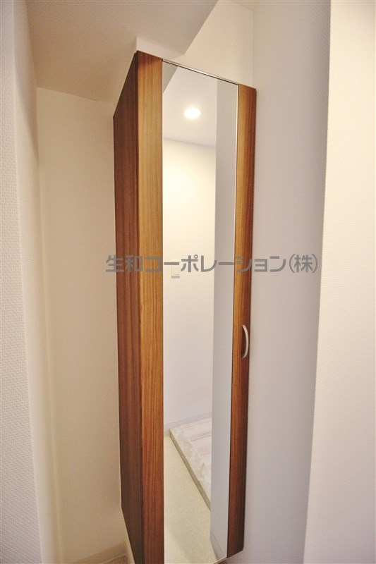 イート アパートメント ヴェリタス 玄関