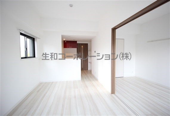 イート アパートメント ヴェリタス リビング