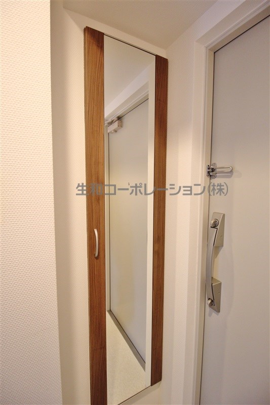 イート アパートメント ヴェリタス 玄関