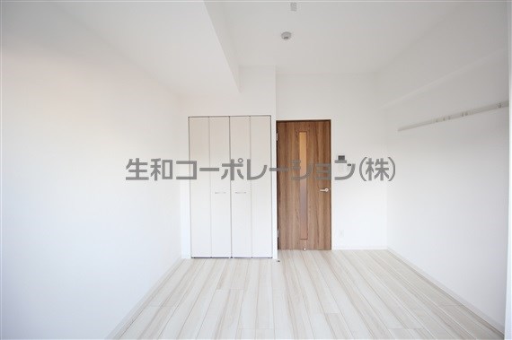 イート アパートメント ヴェリタス リビング