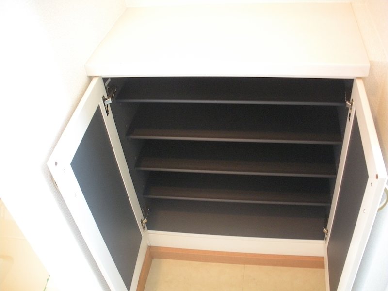 アデッソ・Ｋ 玄関