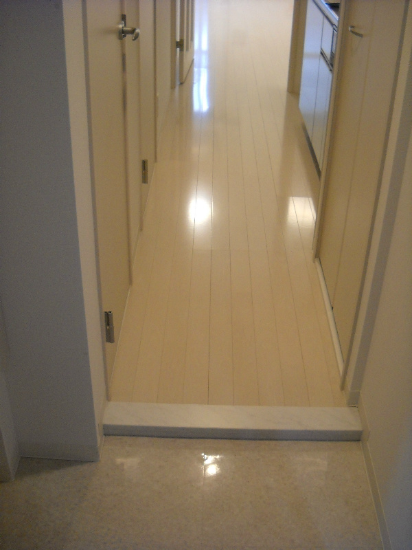 ﾒﾙｼｰ･ｳﾞｫｸｰ 玄関