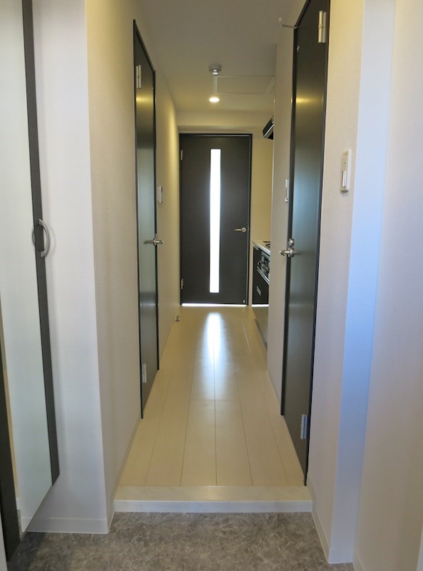 クレシェンテ梅月 玄関