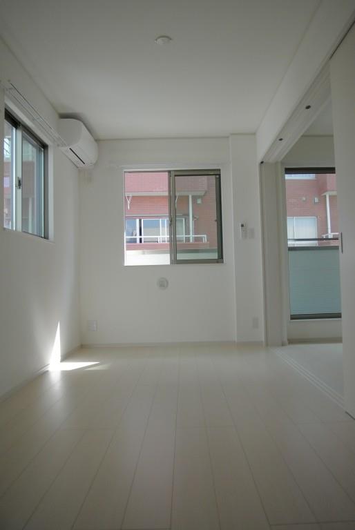 ロイヤルハウスアール1 ベッドルーム