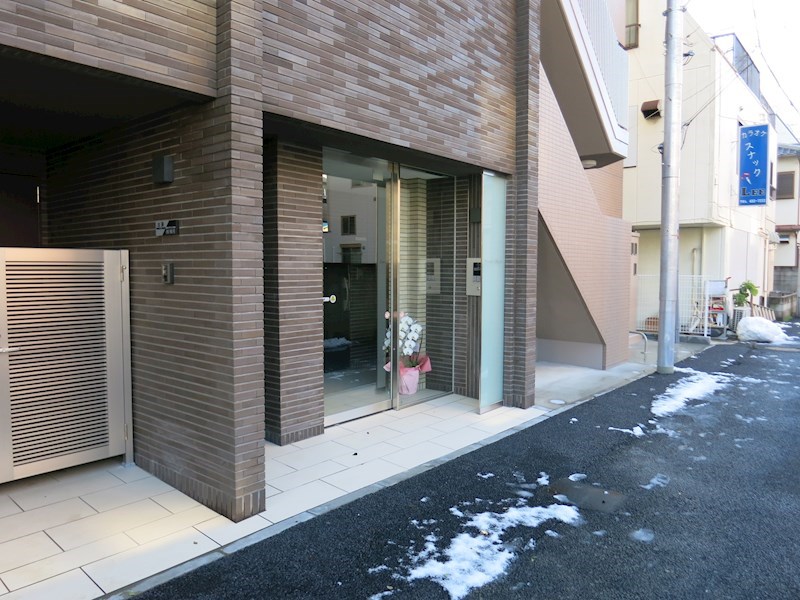 クレシェンテ梅月 エントランス