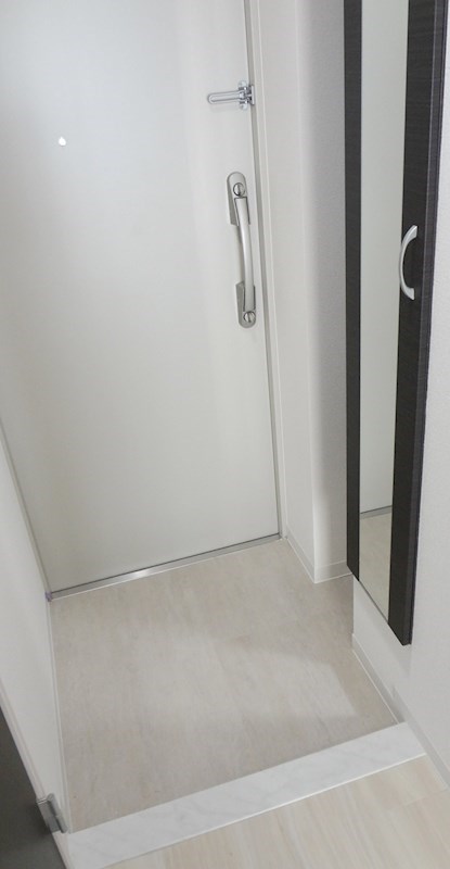 メゾンアイカ 玄関