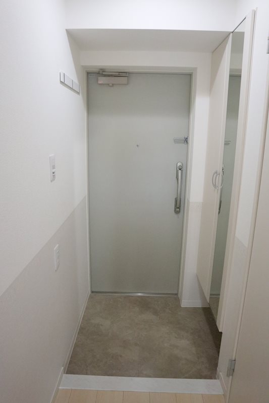 プレミアムコート新栄 玄関