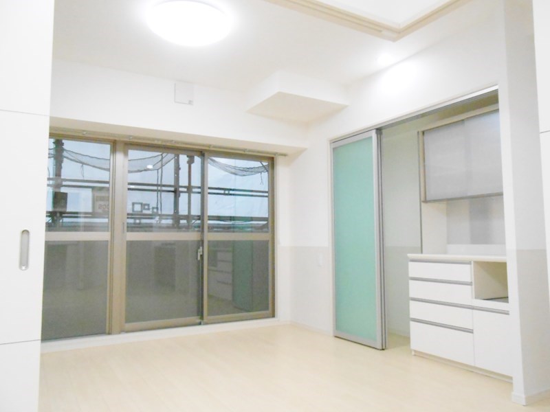 プレミアムコート新栄 リビング