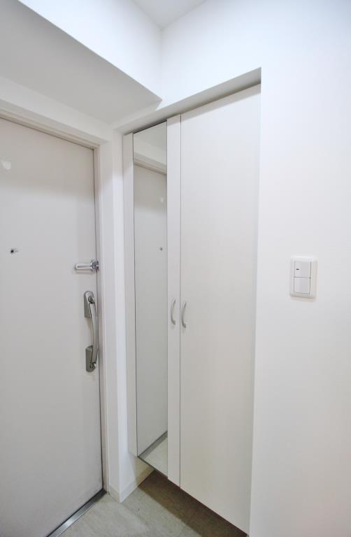 アールコート早稲田 玄関