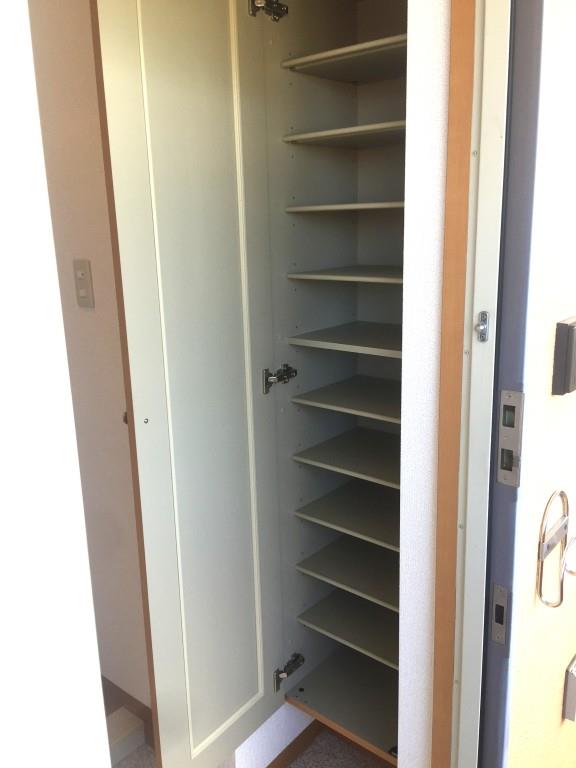 プレステージ橋本 玄関