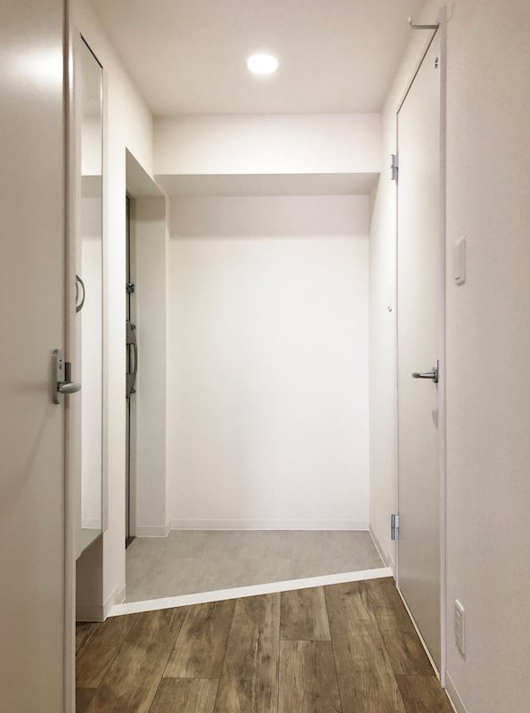 クリスタル丸の内 玄関