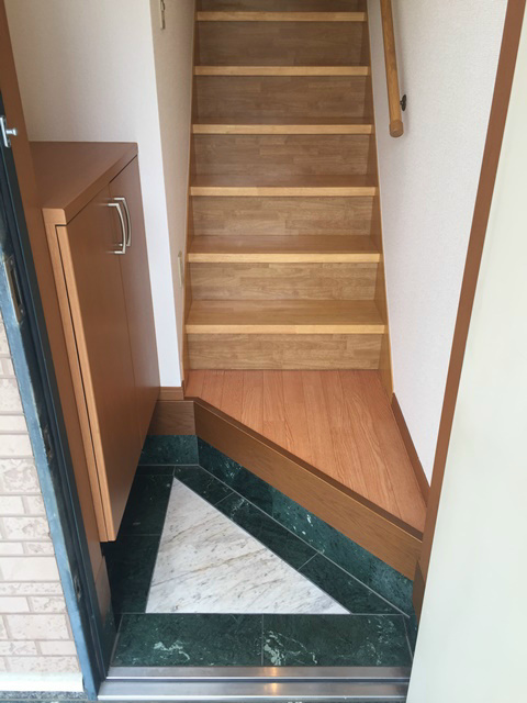 ｸﾚｰﾙ幸 玄関