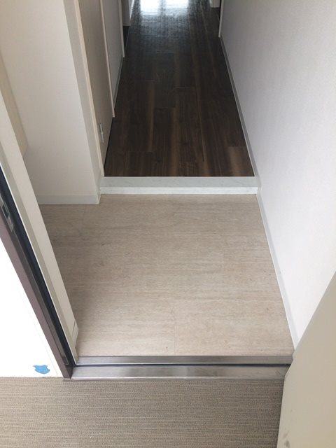 シュロスフォンコウナン 玄関